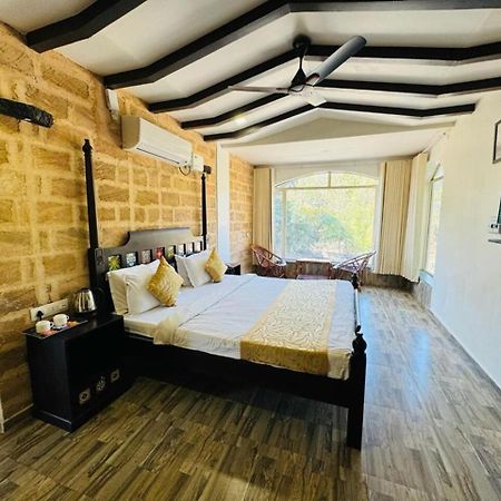Gir Lions Paw Resort With Swimming Pool Сасан Гир Екстериор снимка