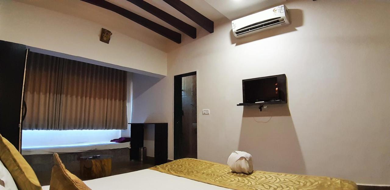 Gir Lions Paw Resort With Swimming Pool Сасан Гир Екстериор снимка