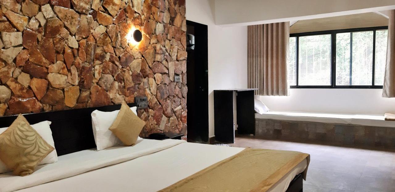 Gir Lions Paw Resort With Swimming Pool Сасан Гир Екстериор снимка