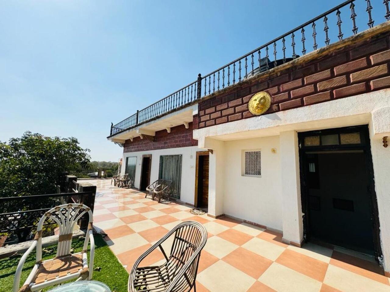 Gir Lions Paw Resort With Swimming Pool Сасан Гир Екстериор снимка