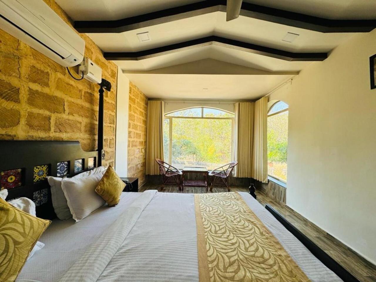 Gir Lions Paw Resort With Swimming Pool Сасан Гир Екстериор снимка