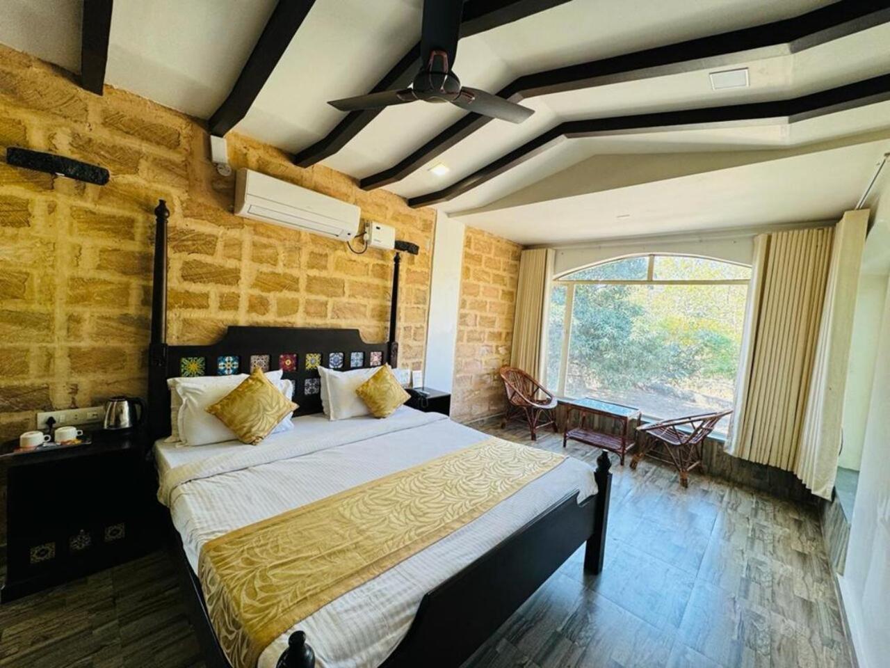 Gir Lions Paw Resort With Swimming Pool Сасан Гир Екстериор снимка