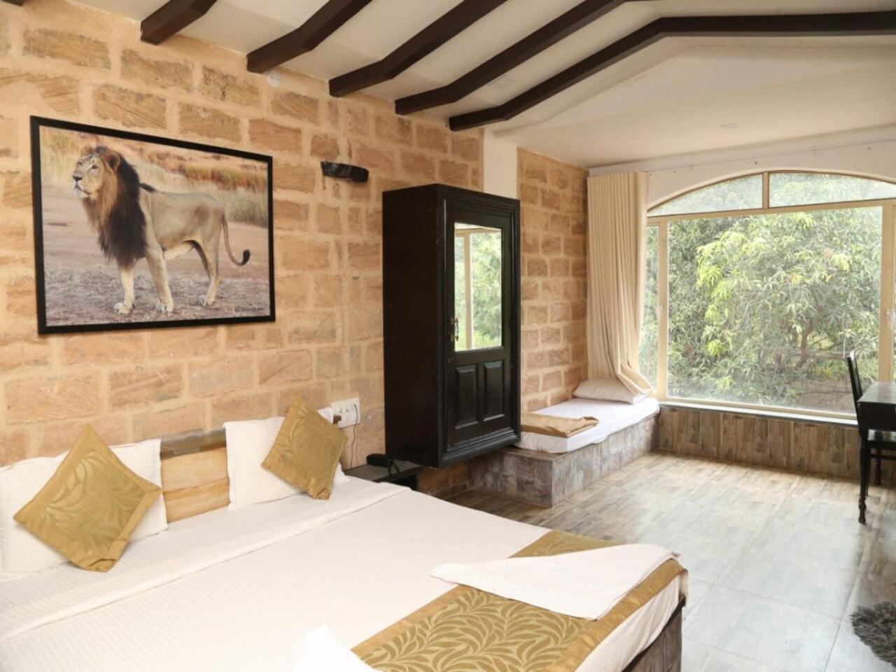 Gir Lions Paw Resort With Swimming Pool Сасан Гир Екстериор снимка