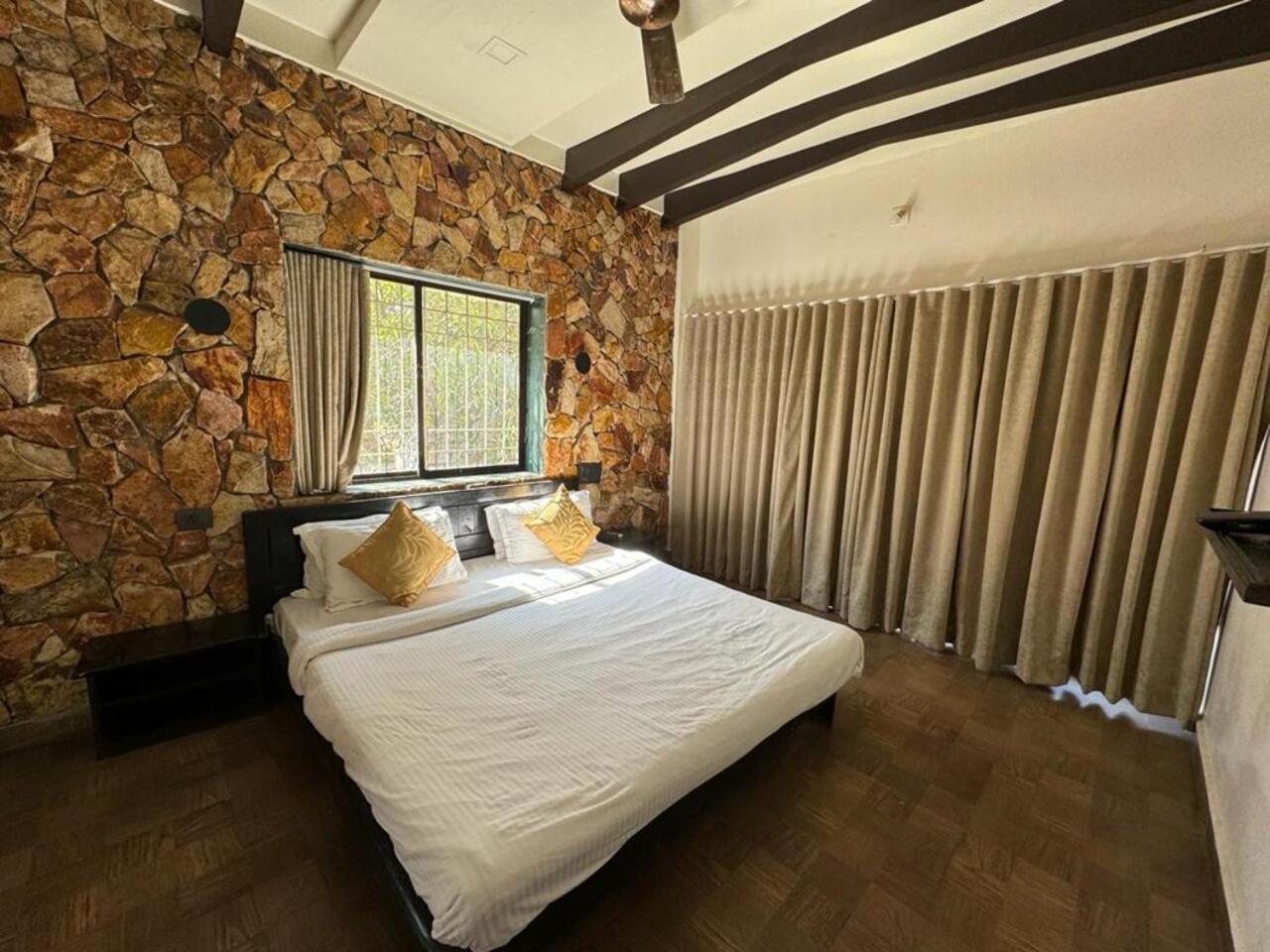 Gir Lions Paw Resort With Swimming Pool Сасан Гир Екстериор снимка