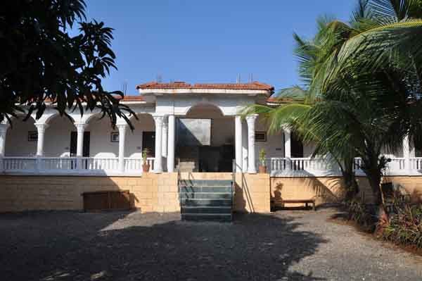 Gir Lions Paw Resort With Swimming Pool Сасан Гир Екстериор снимка