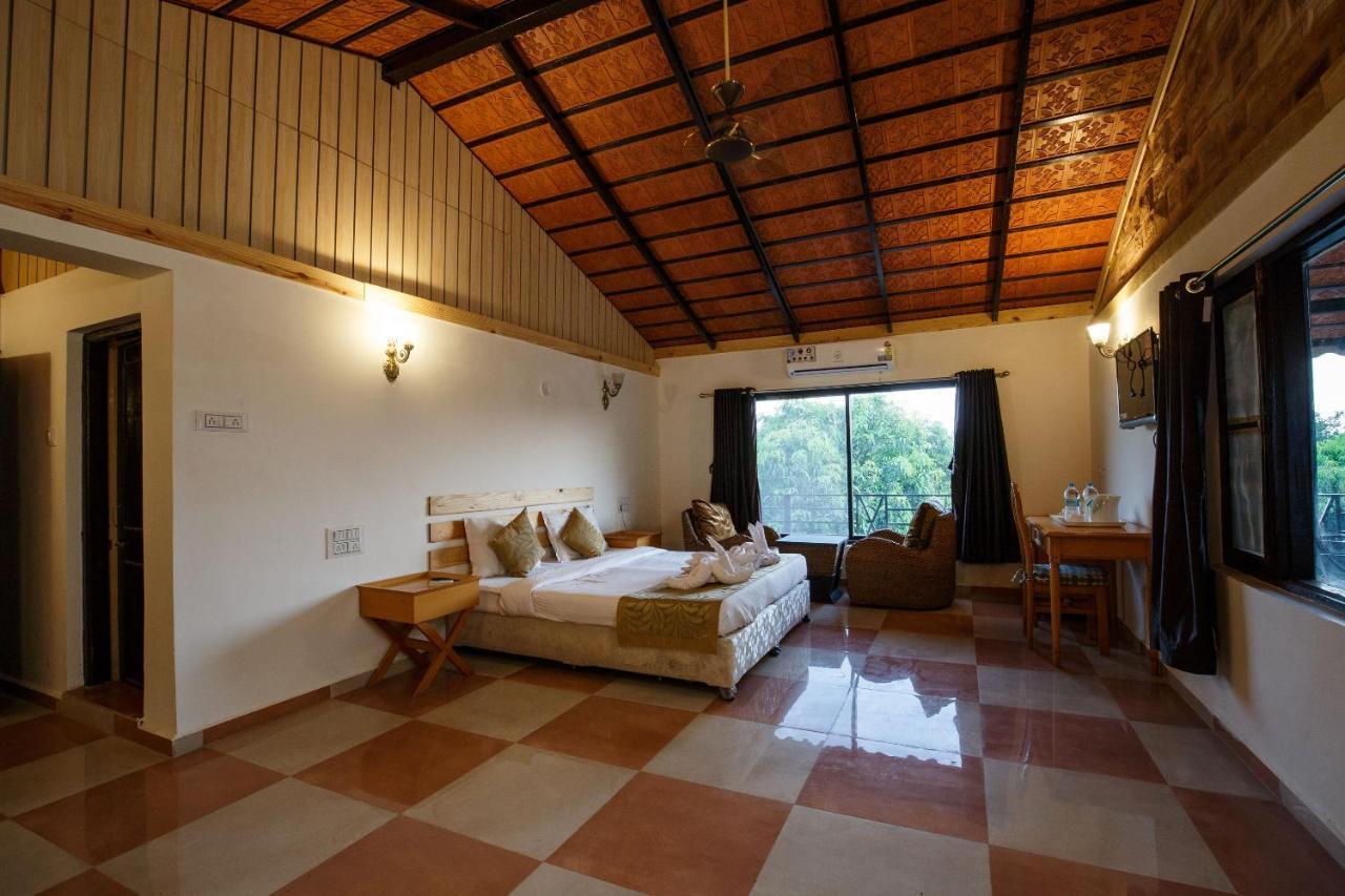 Gir Lions Paw Resort With Swimming Pool Сасан Гир Екстериор снимка