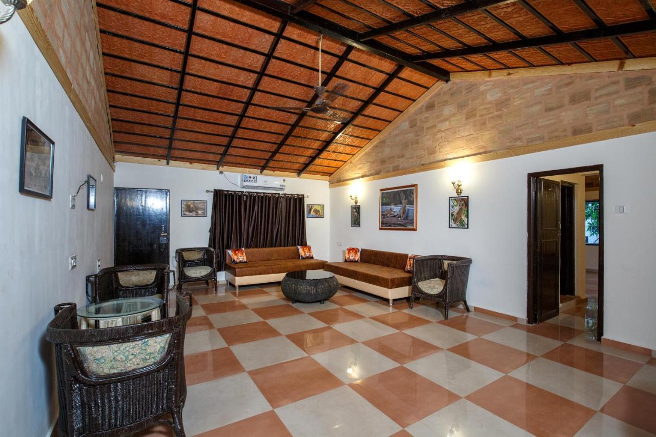 Gir Lions Paw Resort With Swimming Pool Сасан Гир Екстериор снимка
